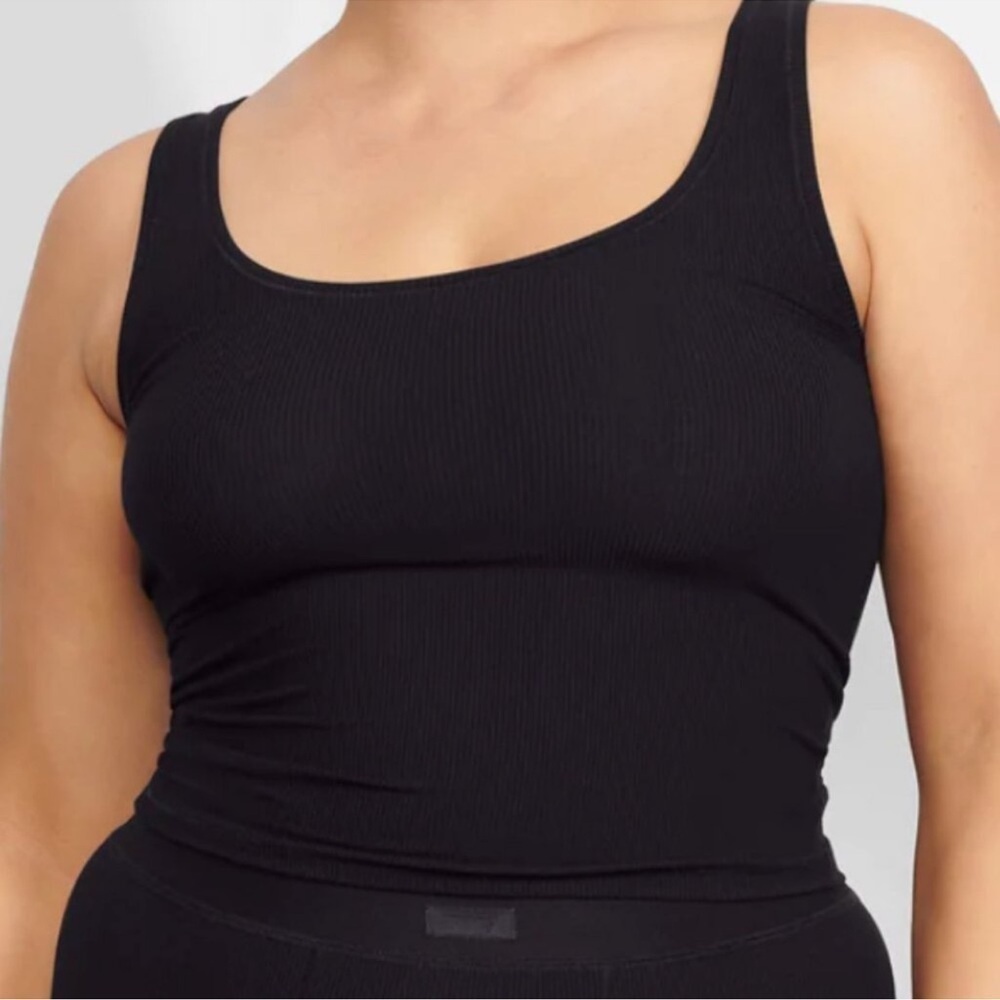 Skims (B9) Soft Lounge Tank NWT RIB ONYX